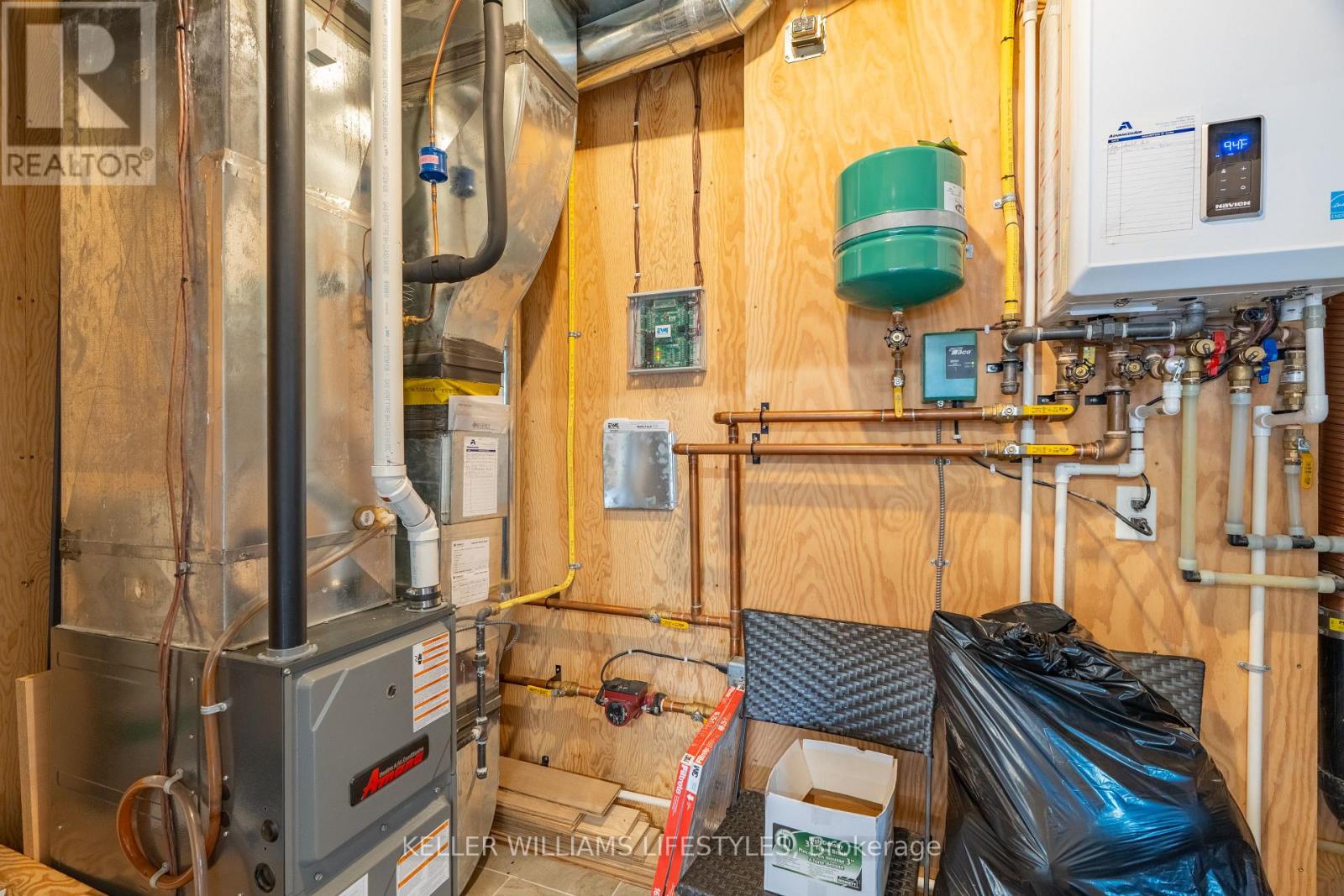 22 Delevan Street, Bluewater, Ontario  N0M 1G0 - Photo 47 - X12904170