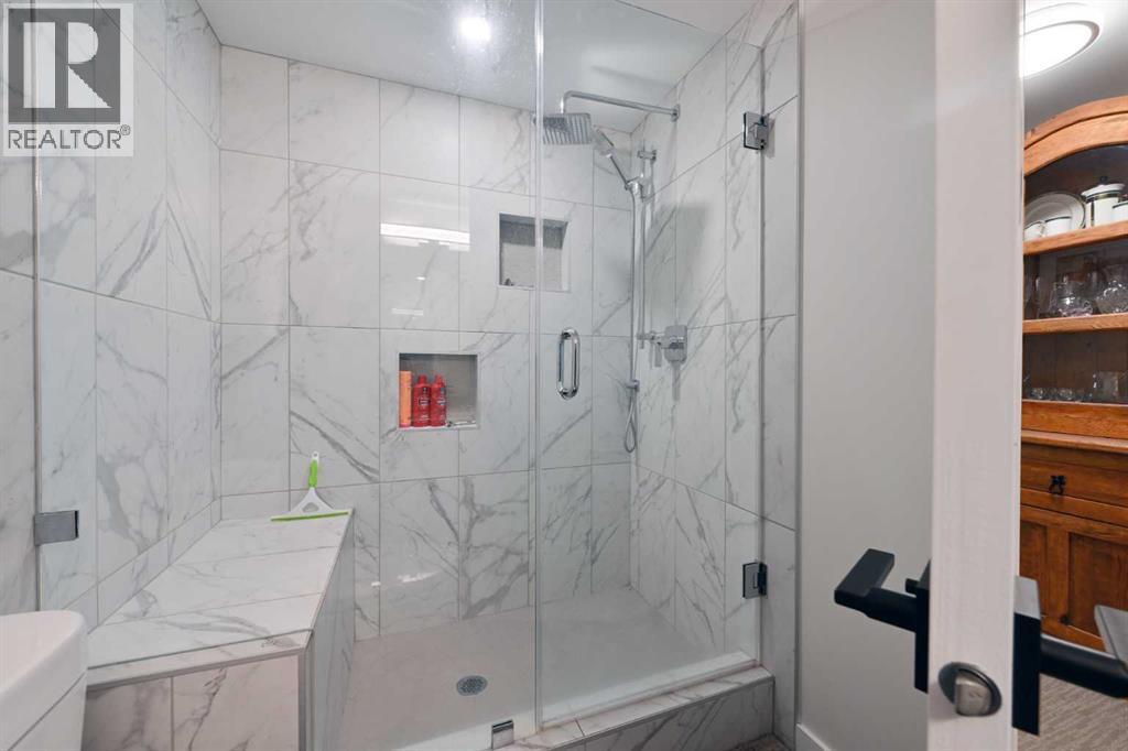 6427 Lombardy Crescent SW, Calgary, Alberta  T3E 5R4 - Photo 36 - A2286860