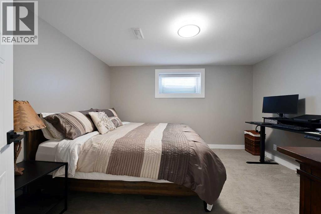 6427 Lombardy Crescent SW, Calgary, Alberta  T3E 5R4 - Photo 33 - A2286860