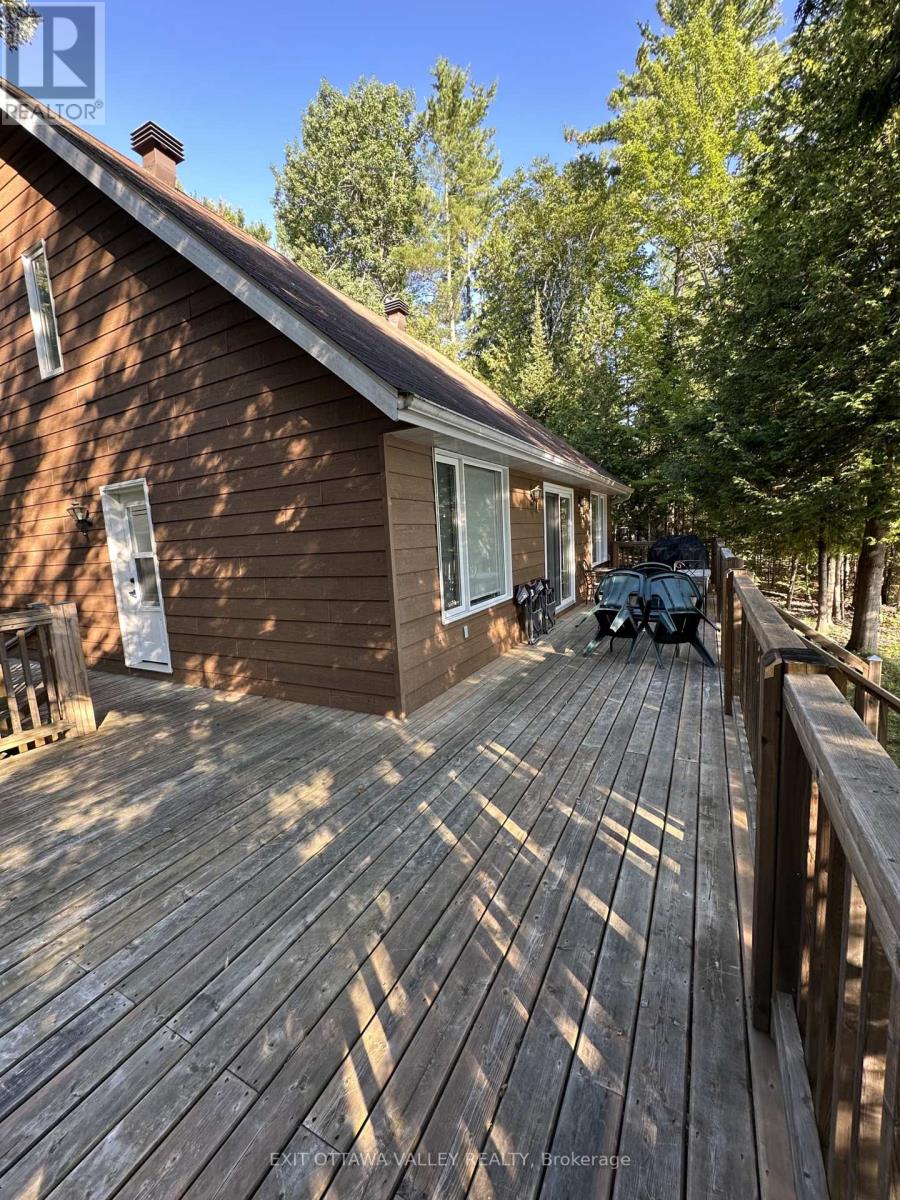 164 Coulonge Lake Trail, Whitewater Region, Ontario  K0J 2L0 - Photo 45 - X12903996
