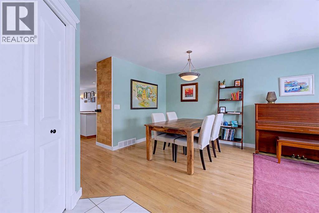 1631 16a Street Se, Calgary, Alberta  T2G 3S6 - Photo 3 - A2292944