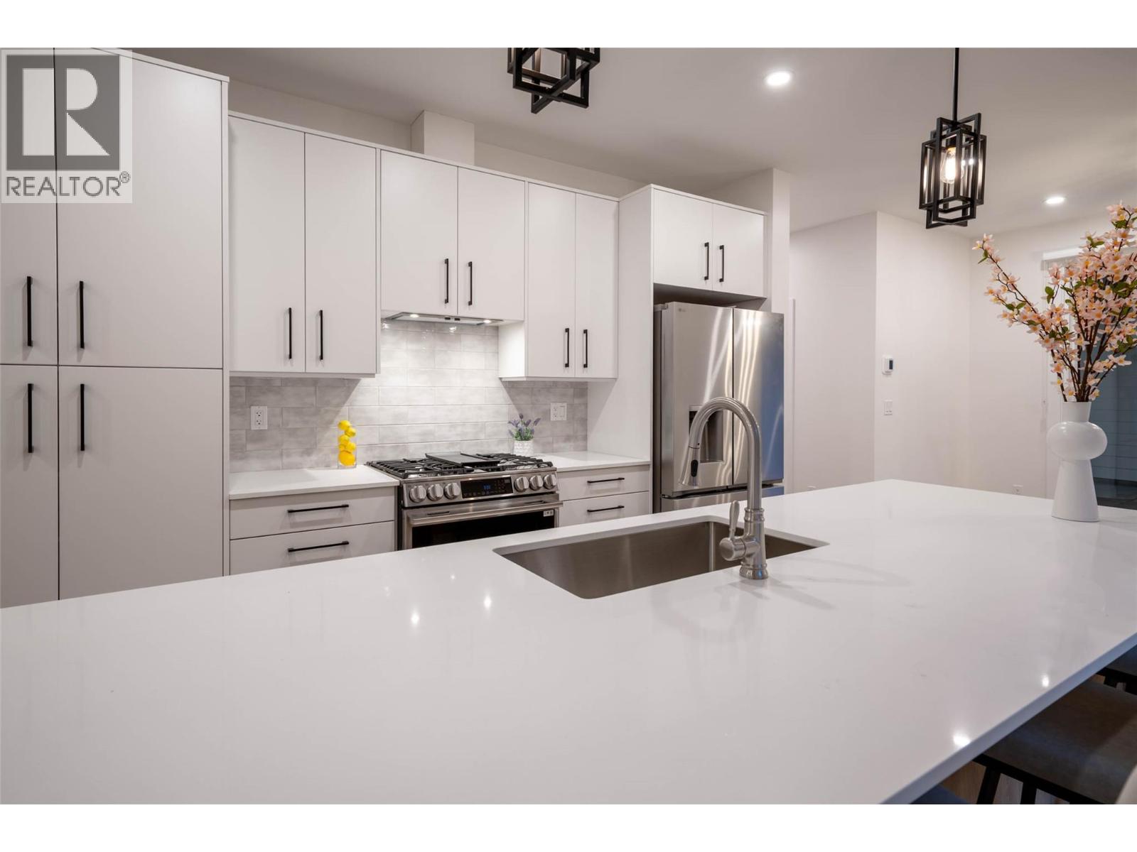 2231 Richter Street, Kelowna, British Columbia V1Y 2N9 - Photo 11 - 10373267