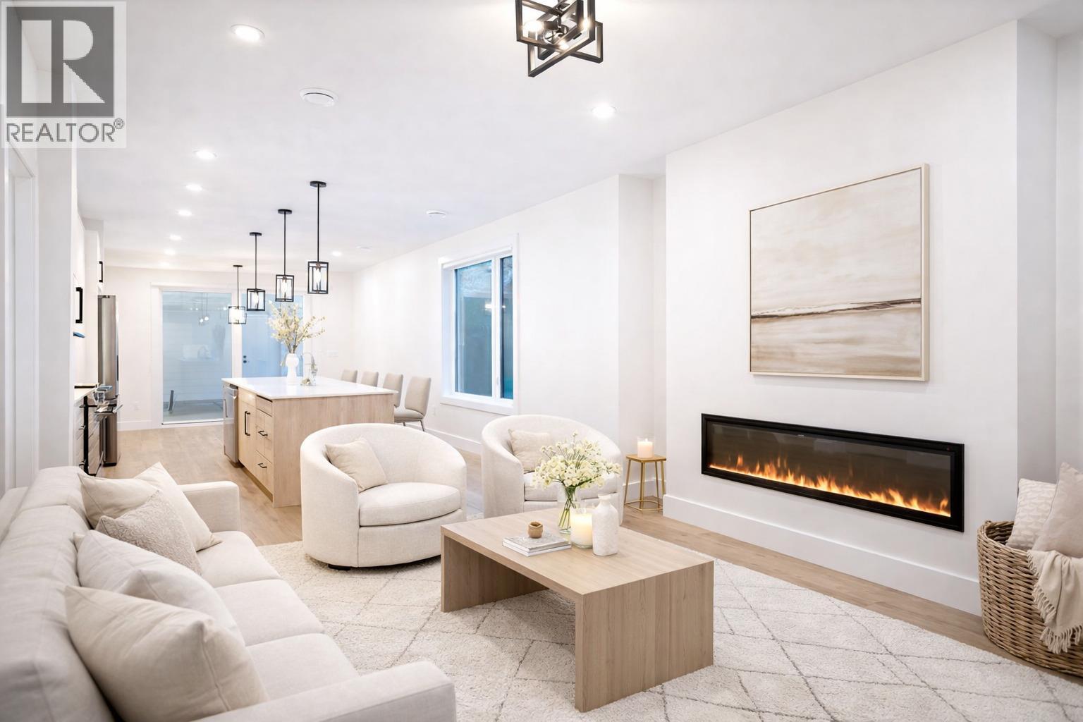 2231 Richter Street, Kelowna, British Columbia V1Y 2N9 - Photo 3 - 10373267