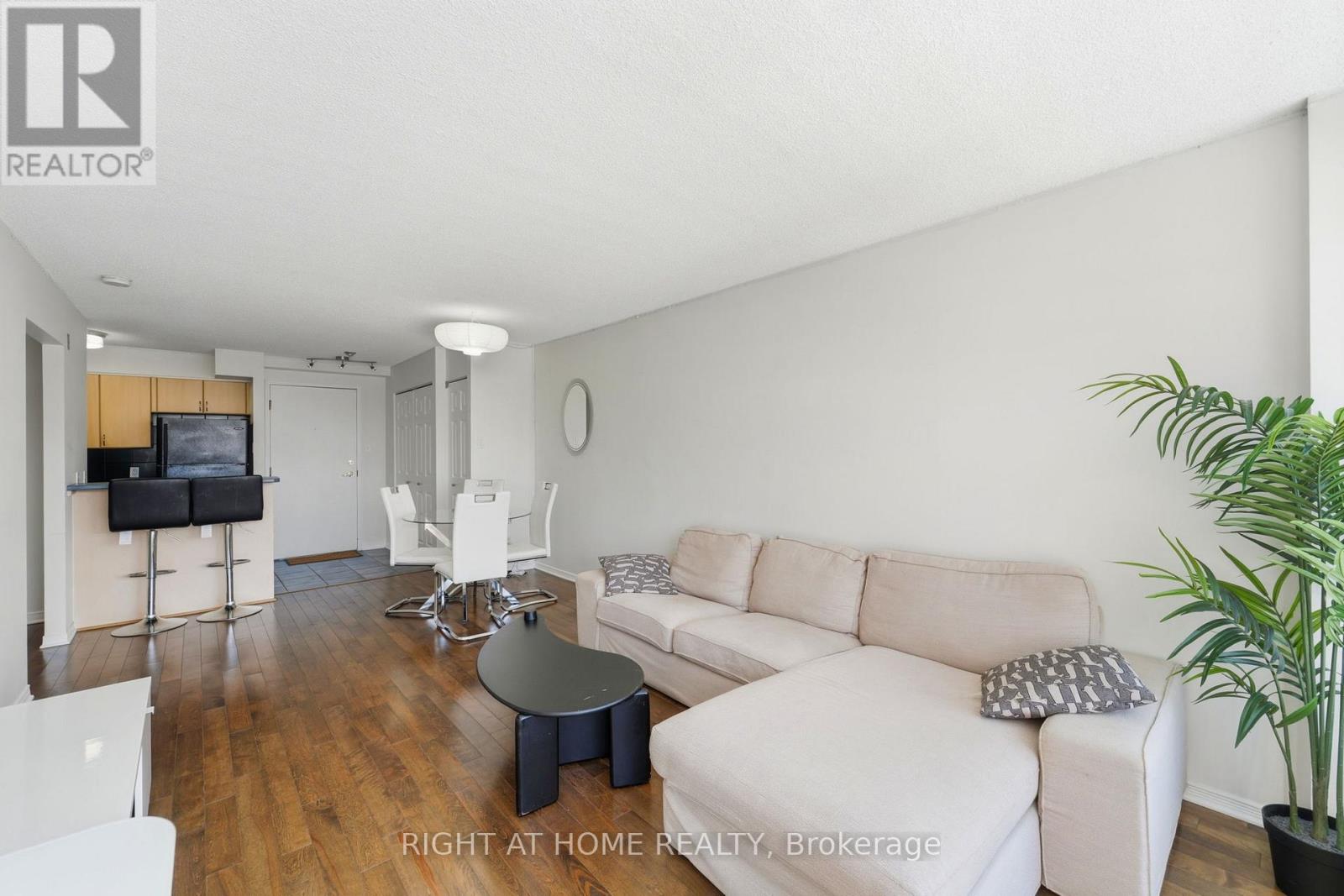 309 - 225 Alvin Road N, Ottawa, Ontario K1K 4H6 - Photo 11 - X12903904