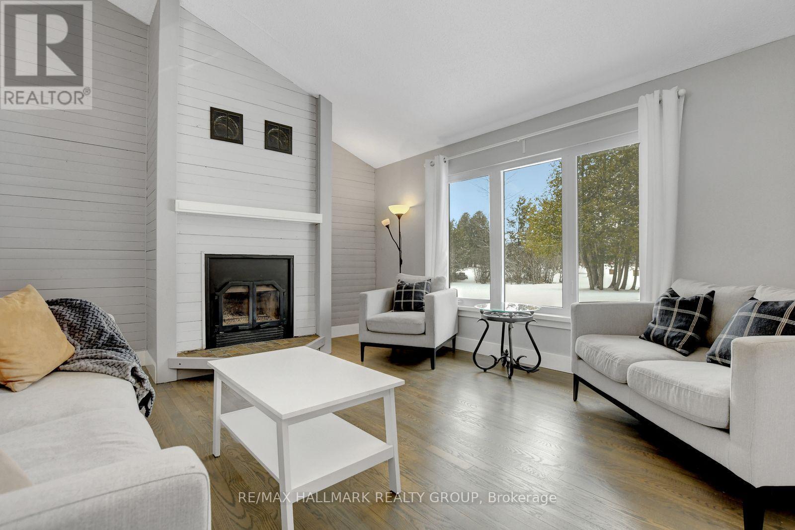 131 Delaney Drive, Ottawa, Ontario  K0A 1L0 - Photo 3 - X12903914