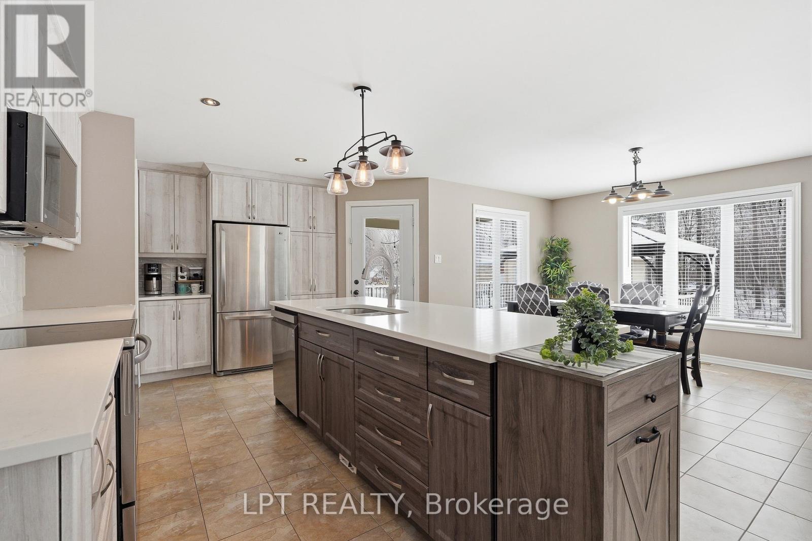 132 Moise-Gendron Street, Clarence-Rockland, Ontario  K0A 1E0 - Photo 12 - X12903992