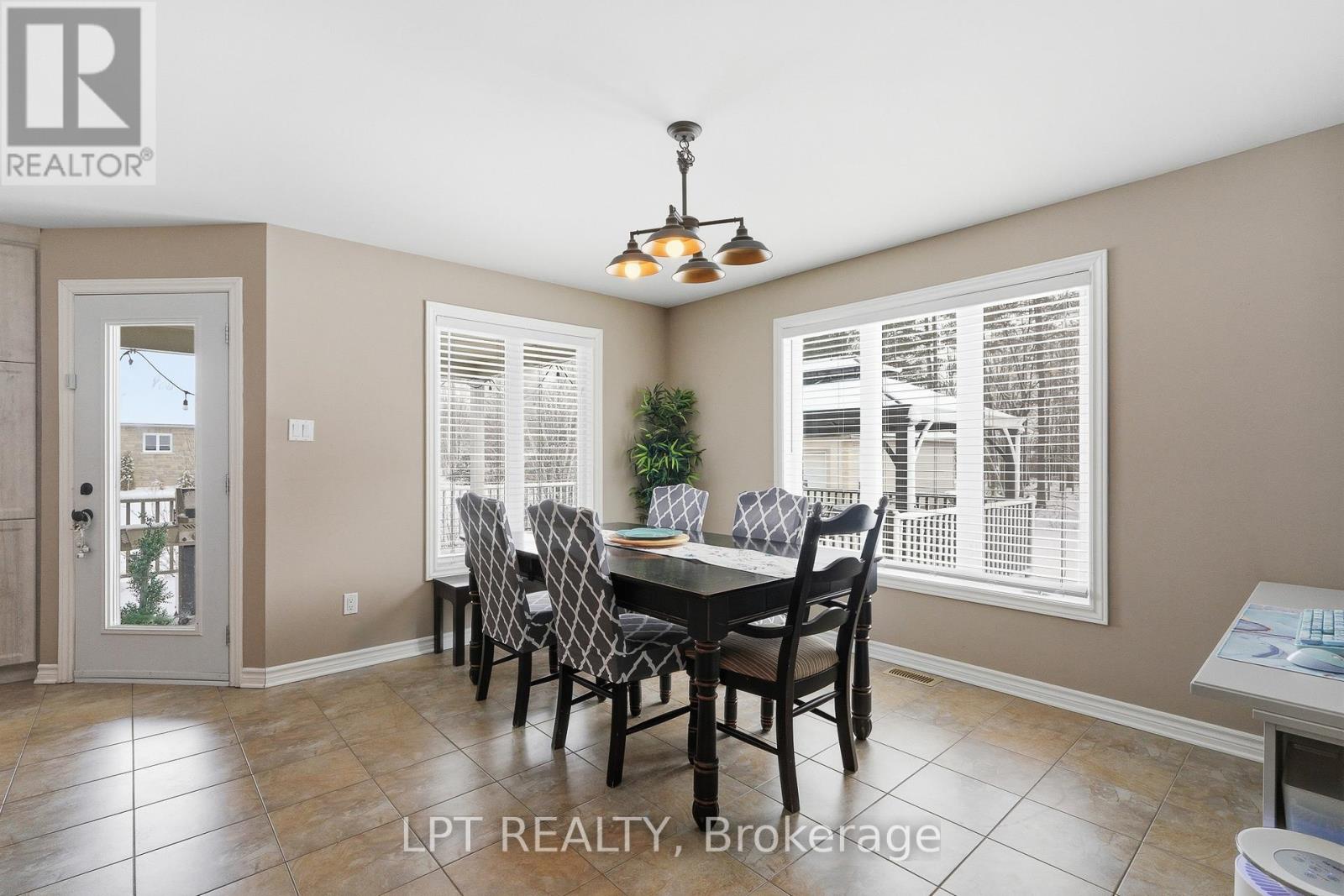 132 Moise-Gendron Street, Clarence-Rockland, Ontario  K0A 1E0 - Photo 8 - X12903992