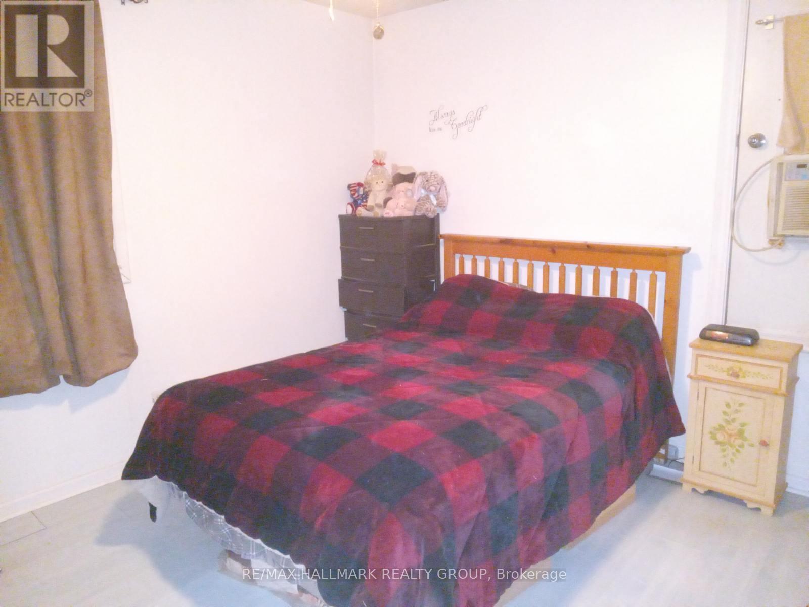 560 Stewart Street, Renfrew, Ontario  K7V 1Y6 - Photo 2 - X12904072