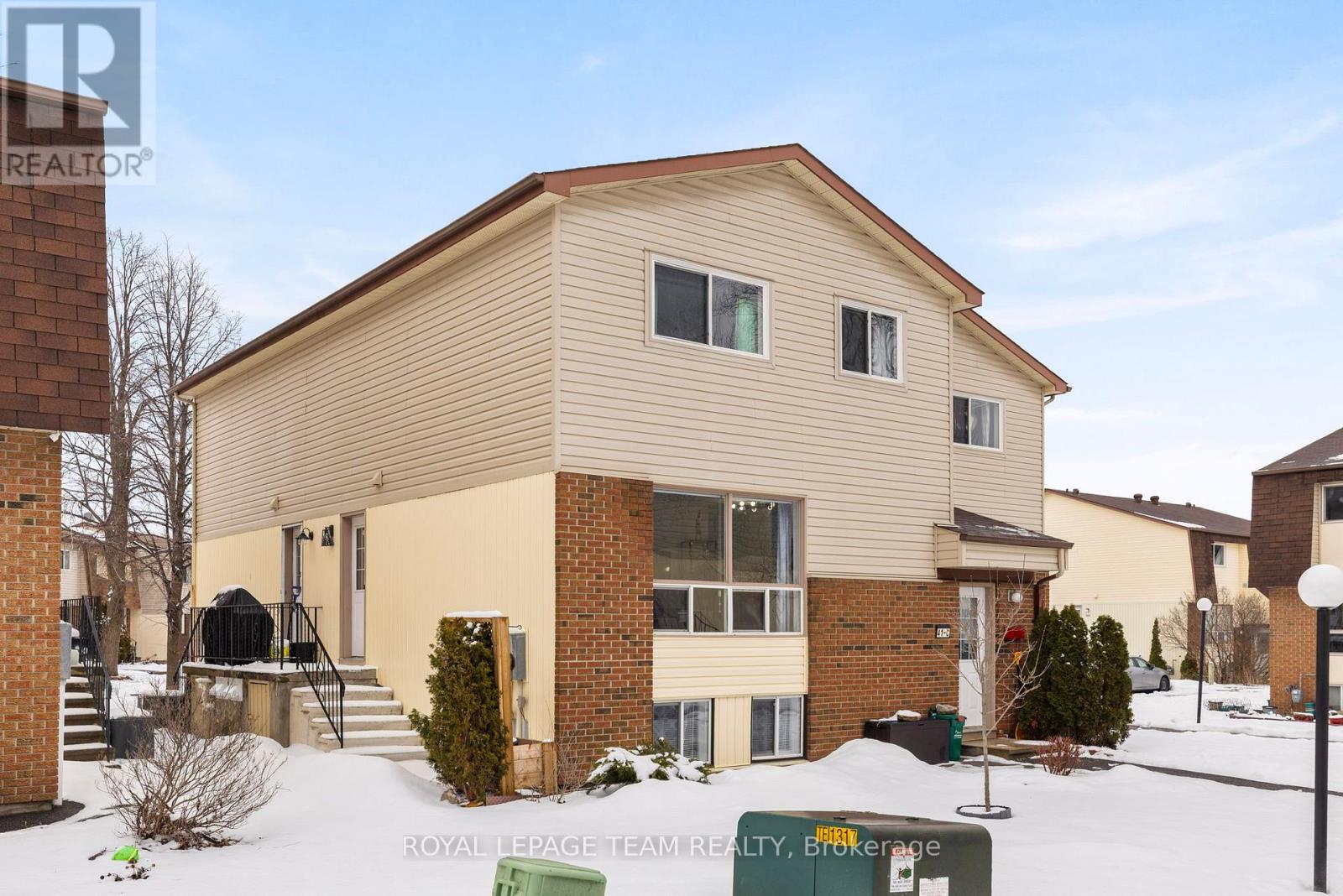 C - 41 Forester Crescent Sw, Ottawa, Ontario K2H 8Y3 - Photo 2 - X12904094