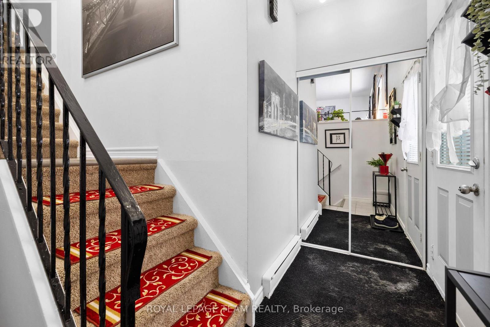 C - 41 Forester Crescent Sw, Ottawa, Ontario K2H 8Y3 - Photo 4 - X12904094