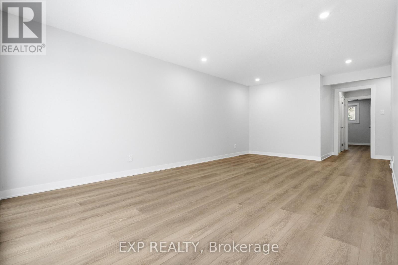 46 Charkay Street, Ottawa, Ontario  K2E 5N4 - Photo 10 - X12904164