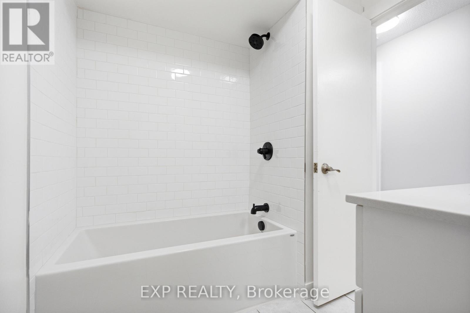 46 Charkay Street, Ottawa, Ontario  K2E 5N4 - Photo 17 - X12904164