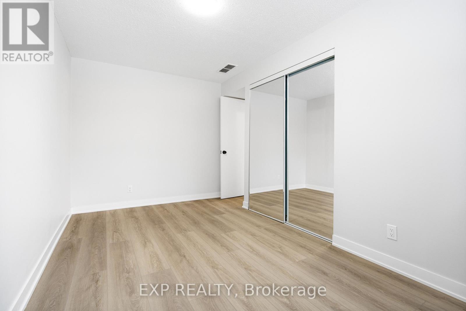 46 Charkay Street, Ottawa, Ontario  K2E 5N4 - Photo 32 - X12904164