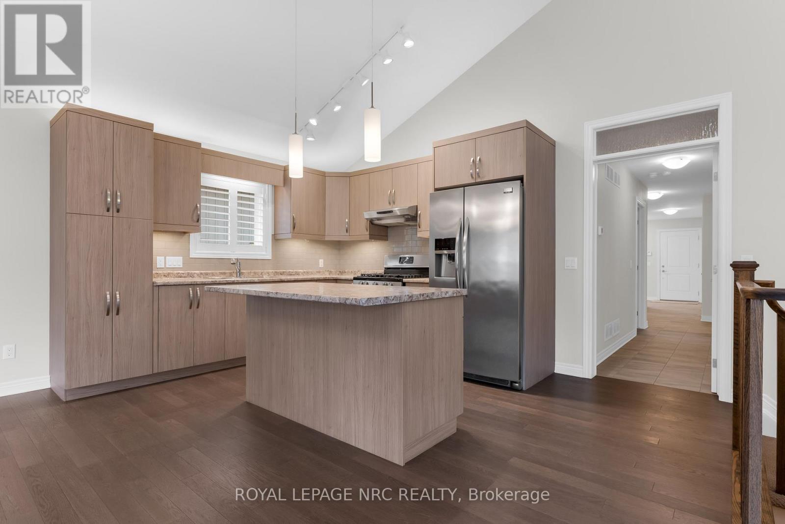 25 Mcfarland Street, Thorold, Ontario  L2V 0E2 - Photo 11 - X12904150