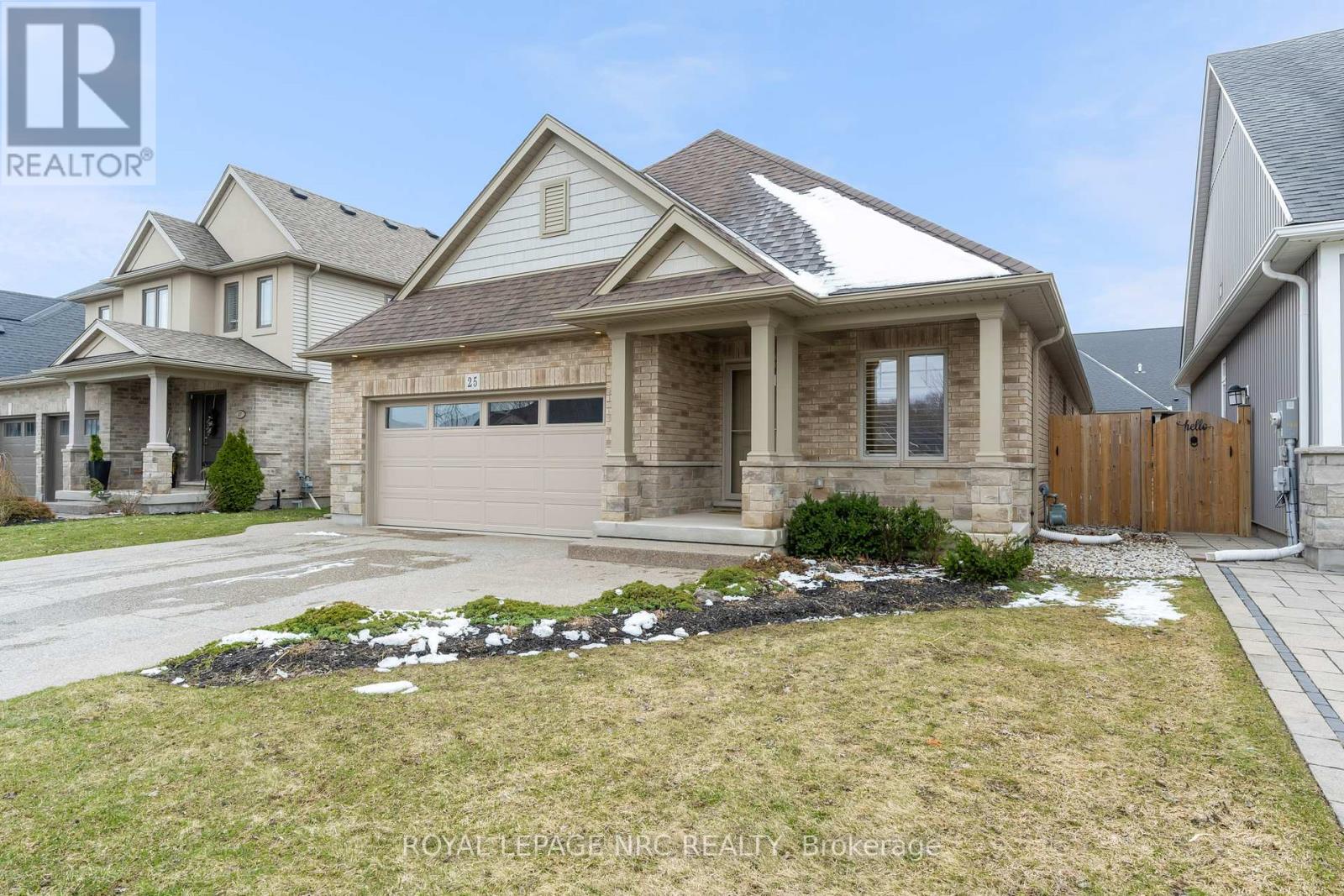 25 Mcfarland Street, Thorold, Ontario  L2V 0E2 - Photo 3 - X12904150