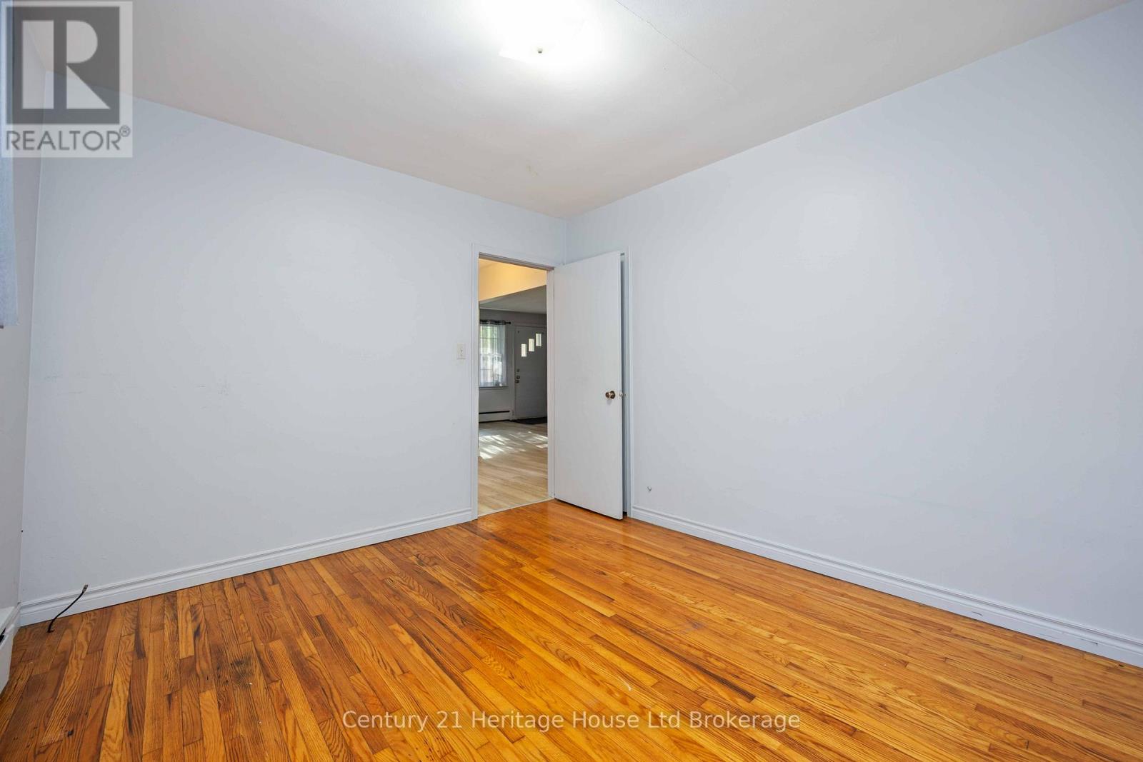 115 Sutton Street, Sarnia, Ontario  N7T 3S4 - Photo 14 - X12904132