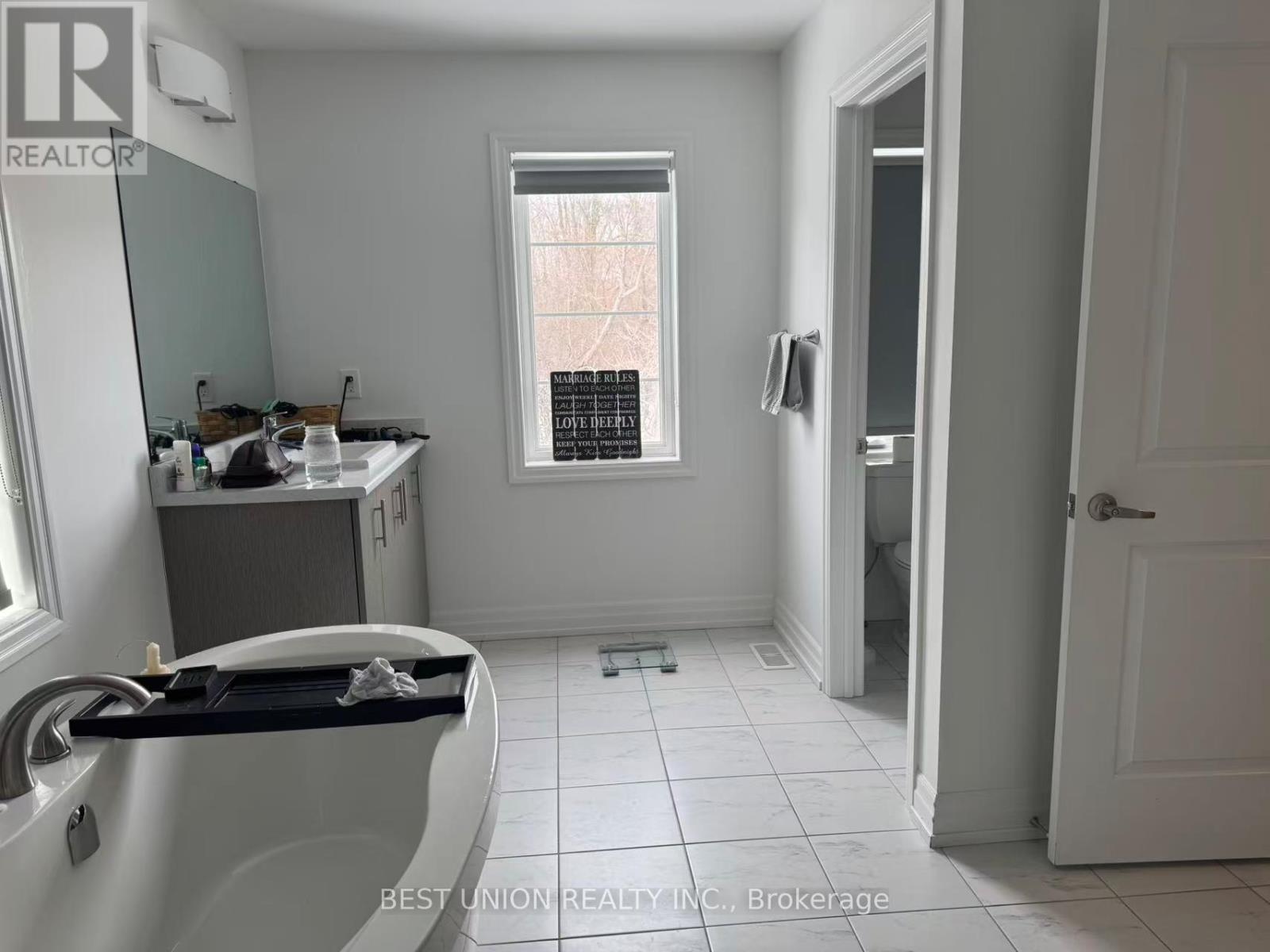 52 Beaverdams Drive, Whitby, Ontario  L0E 1N0 - Photo 11 - E12867266