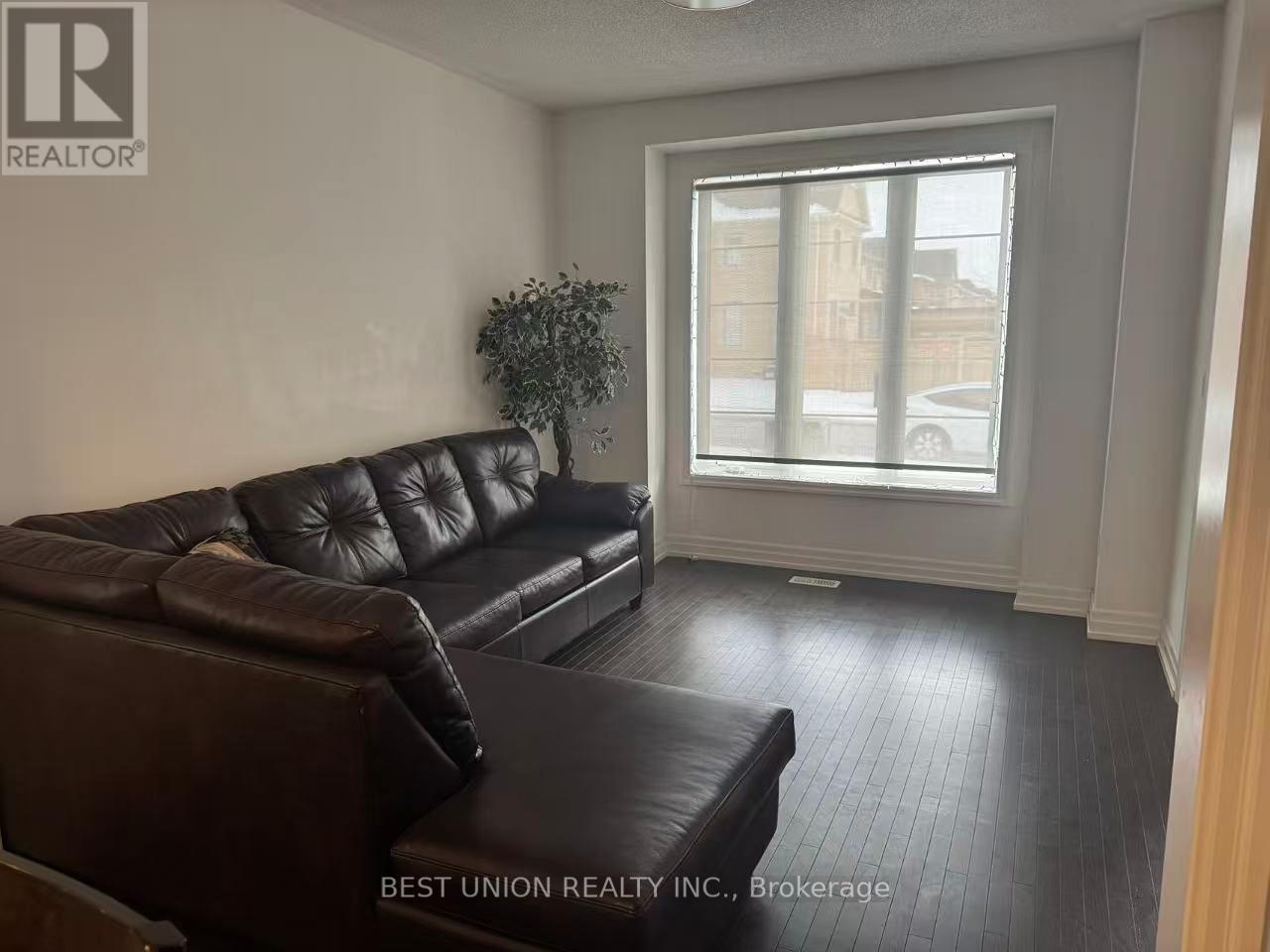 52 Beaverdams Drive, Whitby, Ontario  L0E 1N0 - Photo 4 - E12867266