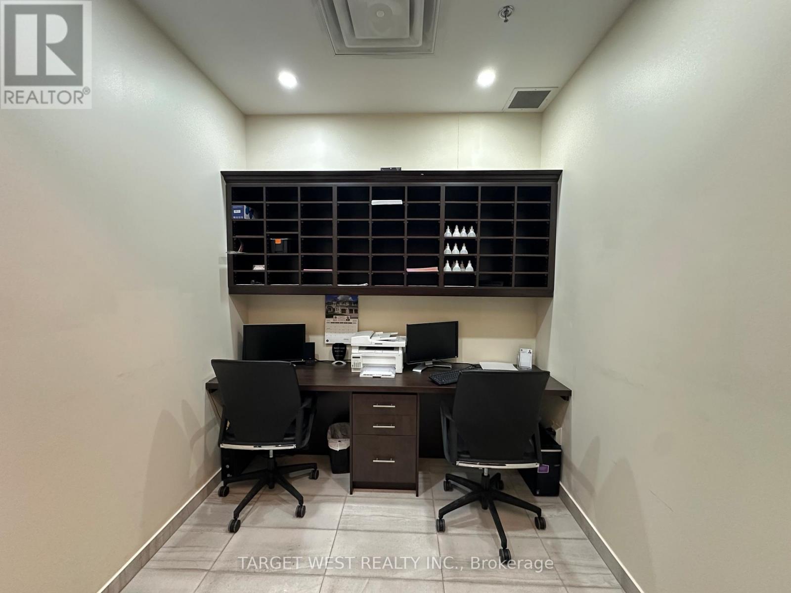 13 - 680 Rexdale Boulevard, Toronto, Ontario  M9W 0B5 - Photo 8 - W12901164