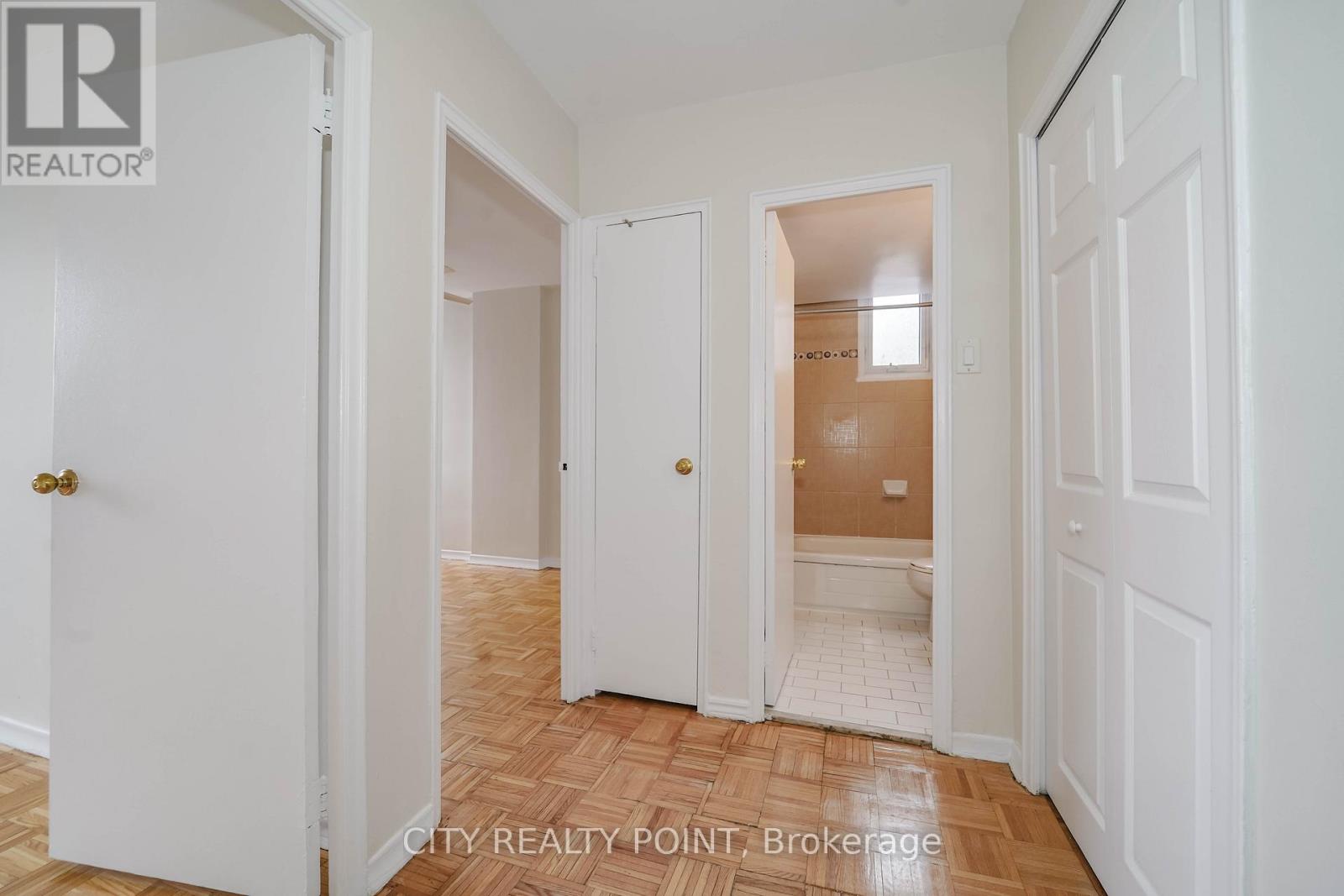 1006 - 55 Isabella Street, Toronto, Ontario  M4Y 1M8 - Photo 18 - C12904104