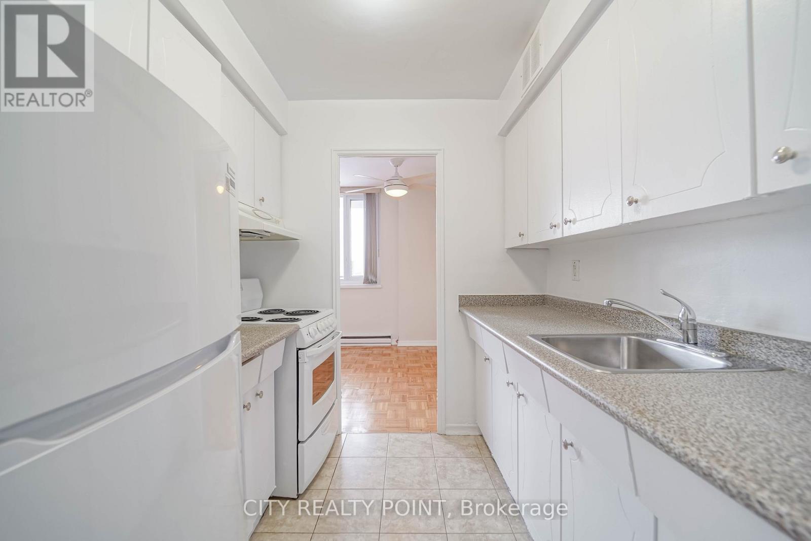 1006 - 55 Isabella Street, Toronto, Ontario  M4Y 1M8 - Photo 8 - C12904104