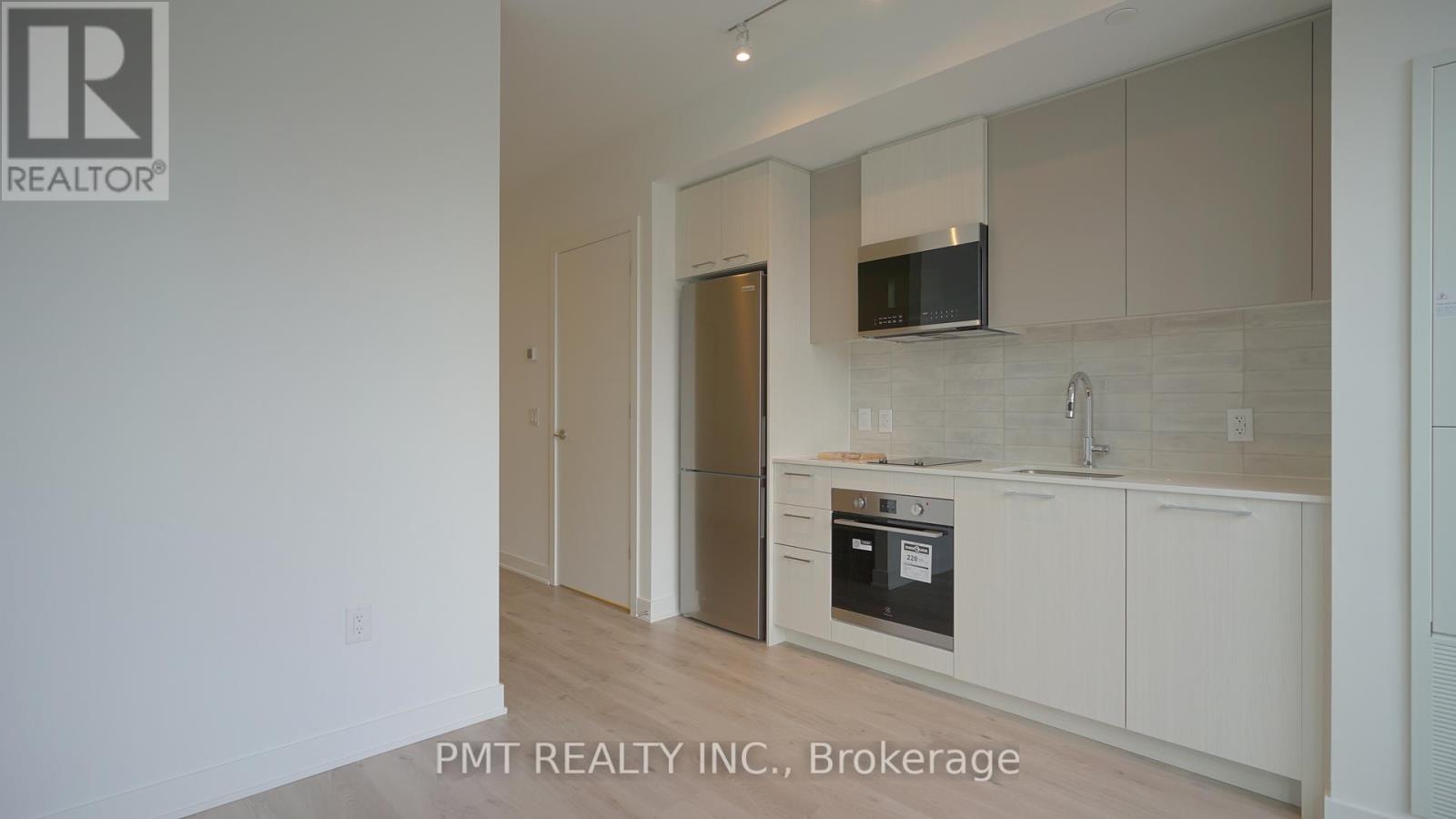 732 - 30 Dreamers Way, Toronto, Ontario  M5A 0Y7 - Photo 4 - C12904162