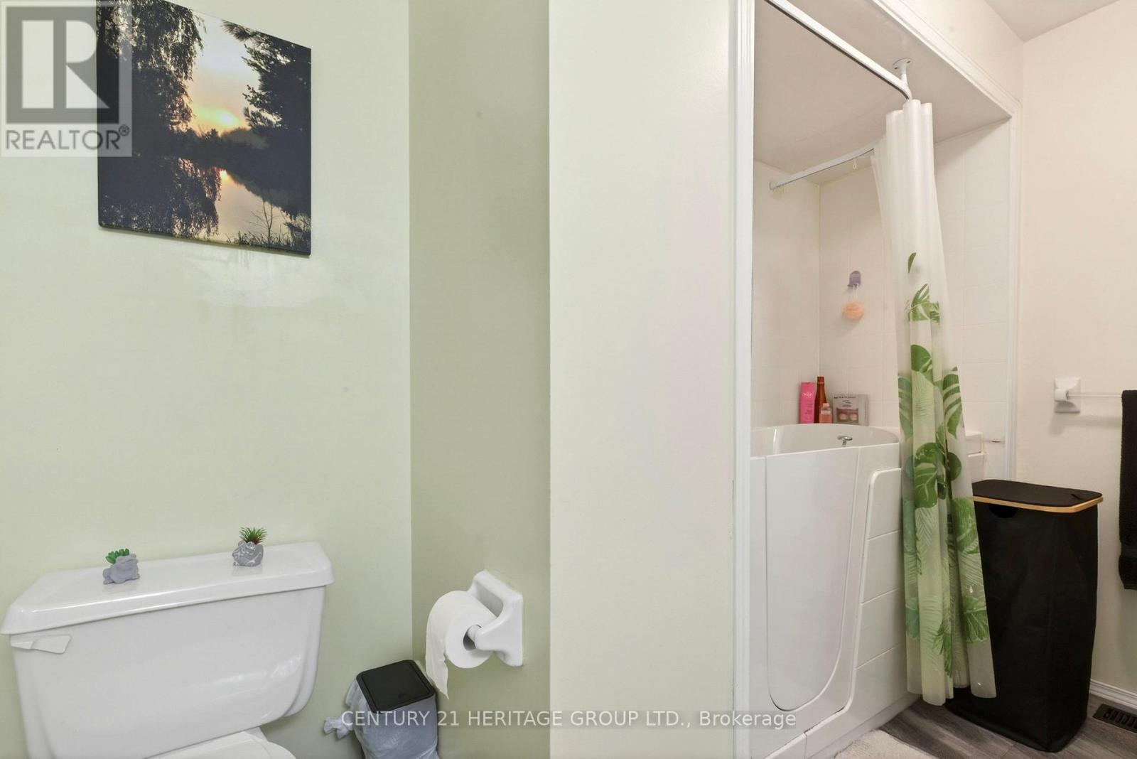 1 - 31 Kinross Street, Haldimand, Ontario N3W 1J7 - Photo 32 - X12891012