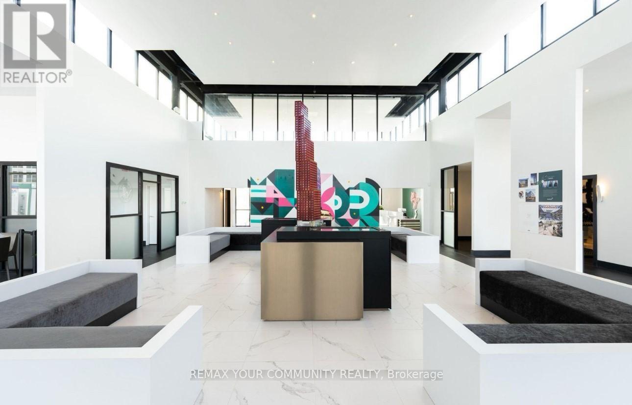 4004 - 2920 Highway 7, Vaughan, Ontario  L4K 0P4 - Photo 2 - N12904186