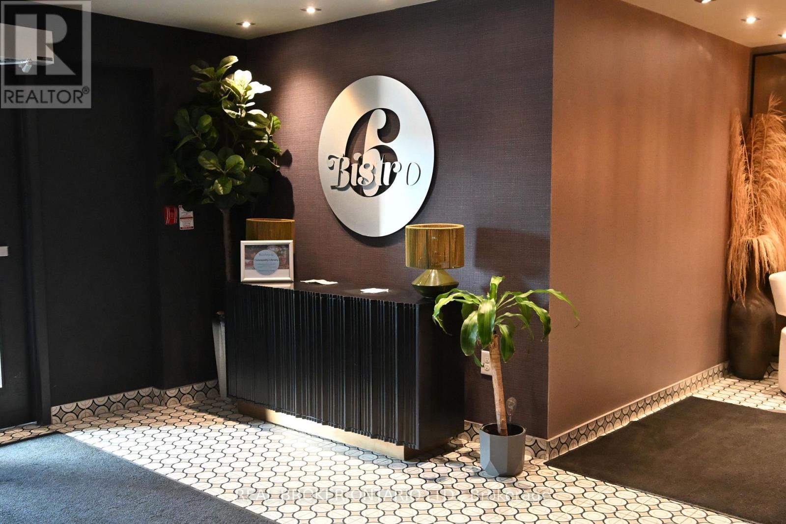 204 - 4 Spice Way, Barrie, Ontario  L9J 0M2 - Photo 11 - S12904096