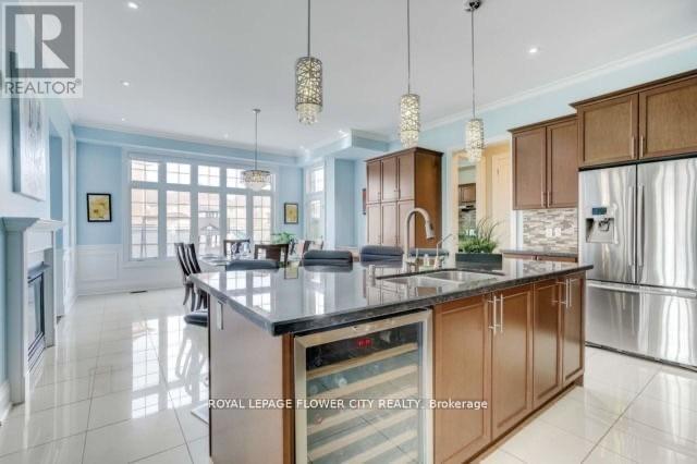 #upper - 51 Degrey Drive, Brampton, Ontario  L6P 3X7 - Photo 14 - W12904070