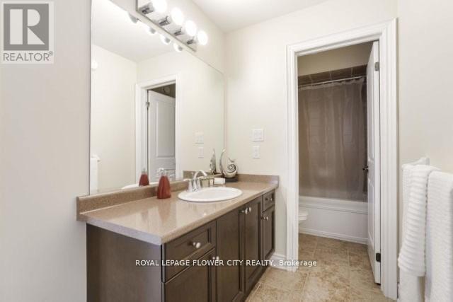 #upper - 51 Degrey Drive, Brampton, Ontario  L6P 3X7 - Photo 30 - W12904070