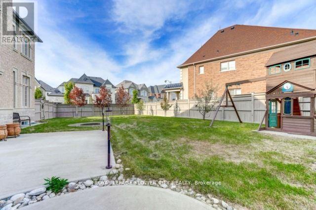 #upper - 51 Degrey Drive, Brampton, Ontario  L6P 3X7 - Photo 39 - W12904070