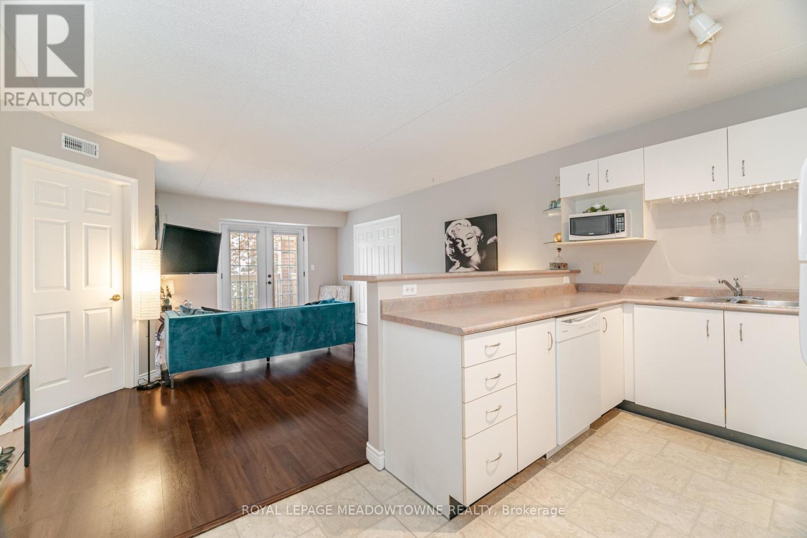 209 - 4005 Kilmer Drive, Burlington, Ontario  L7M 4M2 - Photo 11 - W12904078