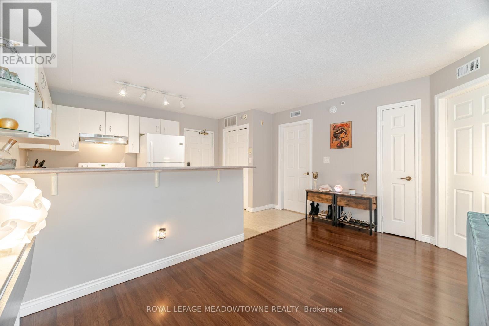 209 - 4005 Kilmer Drive, Burlington, Ontario  L7M 4M2 - Photo 14 - W12904078