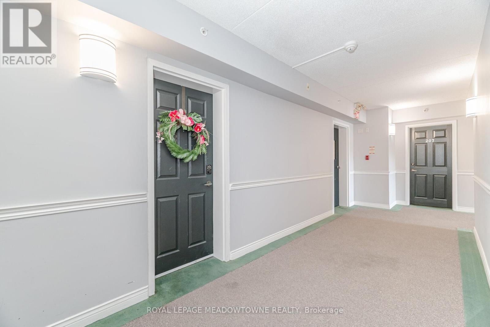 209 - 4005 Kilmer Drive, Burlington, Ontario  L7M 4M2 - Photo 5 - W12904078