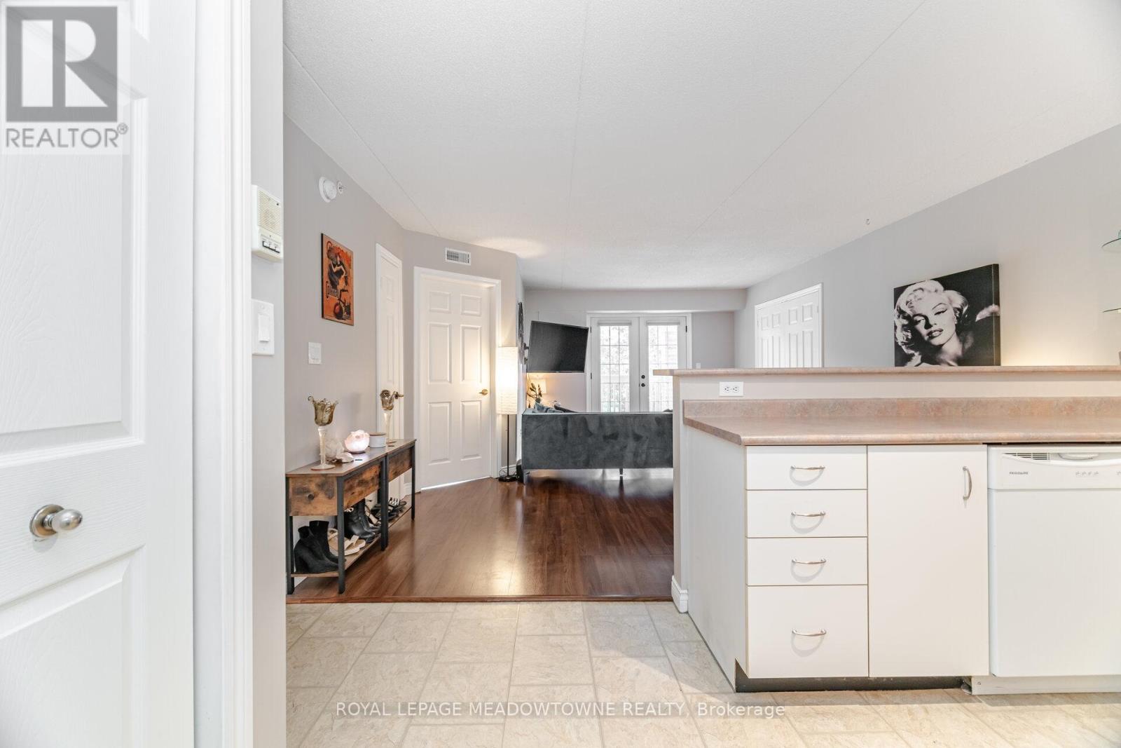 209 - 4005 Kilmer Drive, Burlington, Ontario  L7M 4M2 - Photo 7 - W12904078