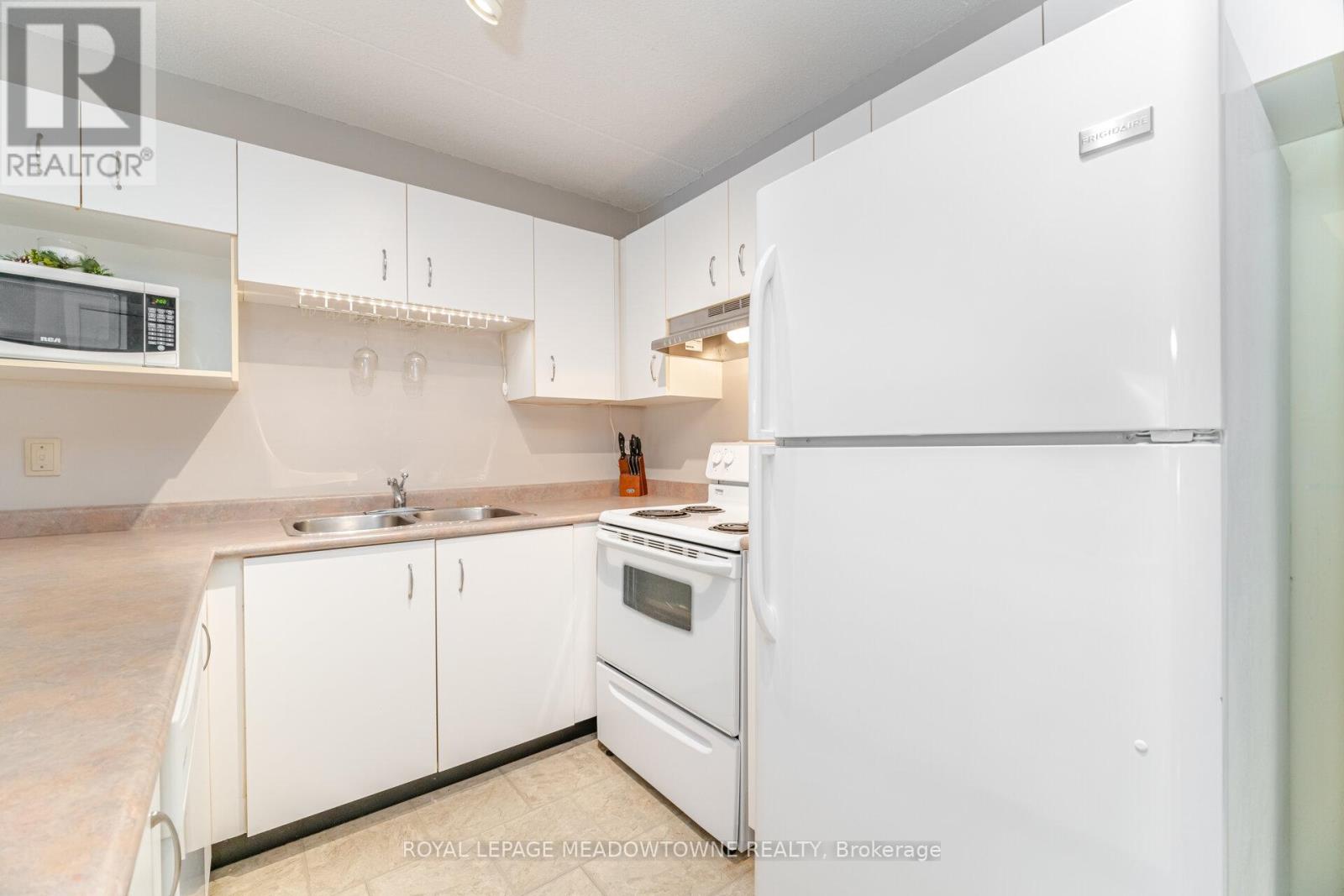 209 - 4005 Kilmer Drive, Burlington, Ontario  L7M 4M2 - Photo 9 - W12904078