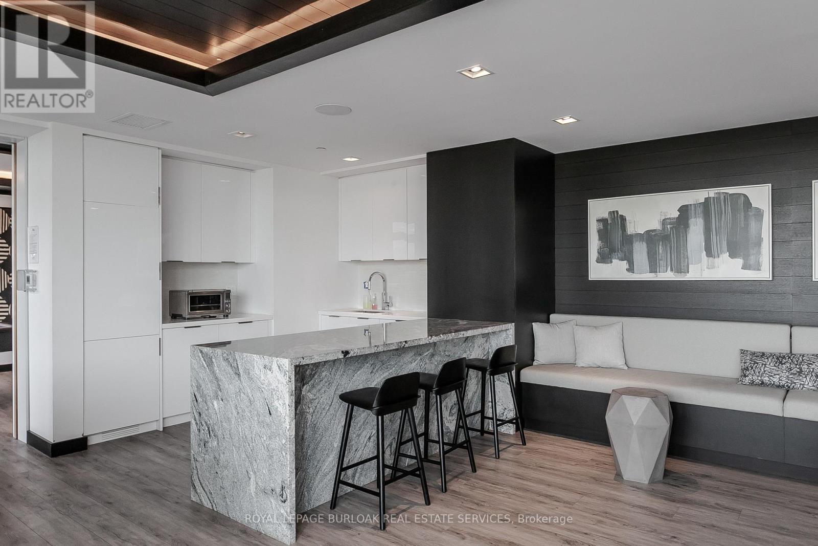 401 - 2025 Maria Street, Burlington, Ontario  L7R 0E9 - Photo 23 - W12904112