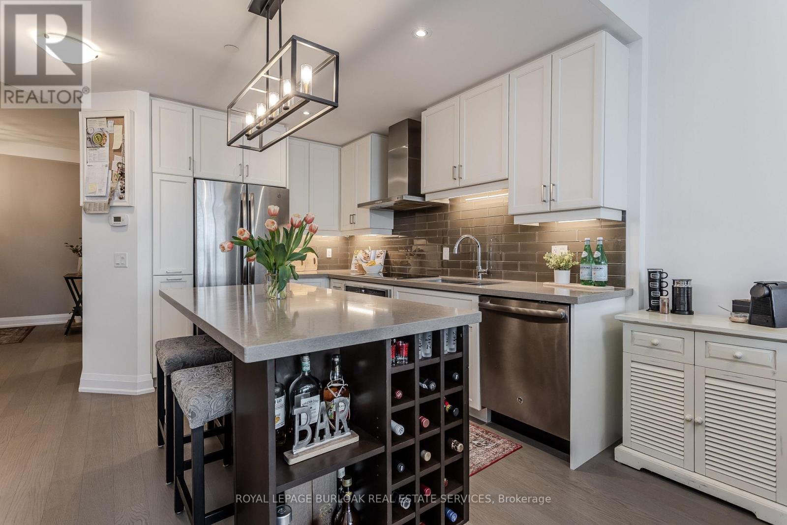 401 - 2025 Maria Street, Burlington, Ontario  L7R 0E9 - Photo 7 - W12904112