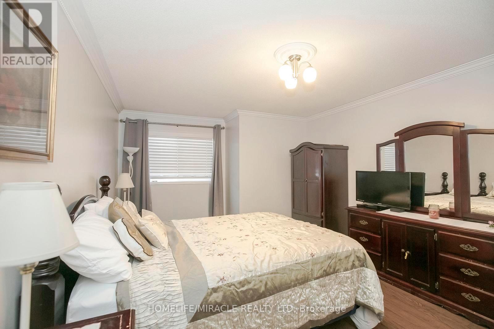 45 Vintage Gate, Brampton, Ontario  L6X 5C3 - Photo 12 - W12904136