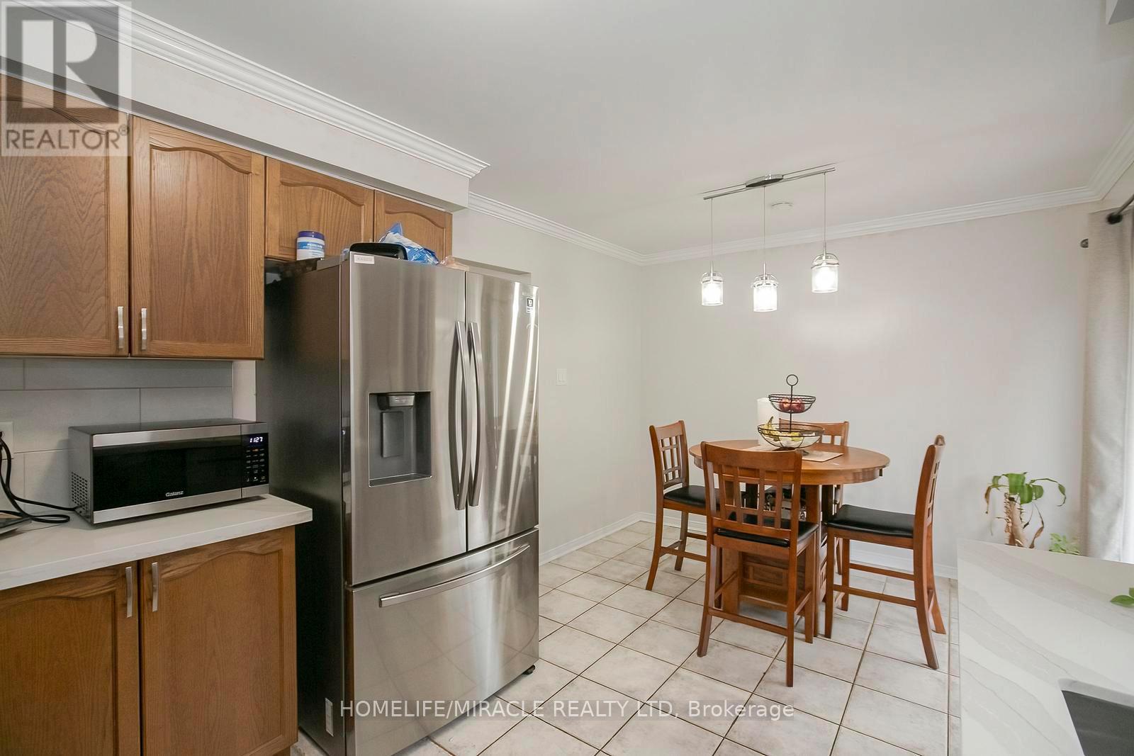 45 Vintage Gate, Brampton, Ontario  L6X 5C3 - Photo 7 - W12904136