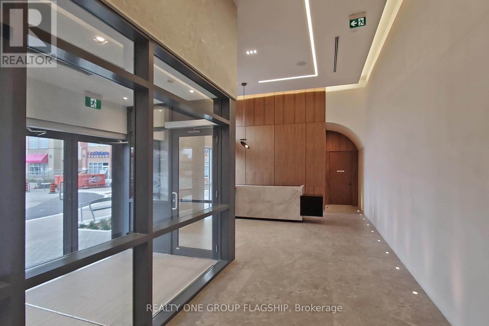 410 - 509 Dundas Street E, Oakville, Ontario  L6M 5P4 - Photo 4 - W12904144