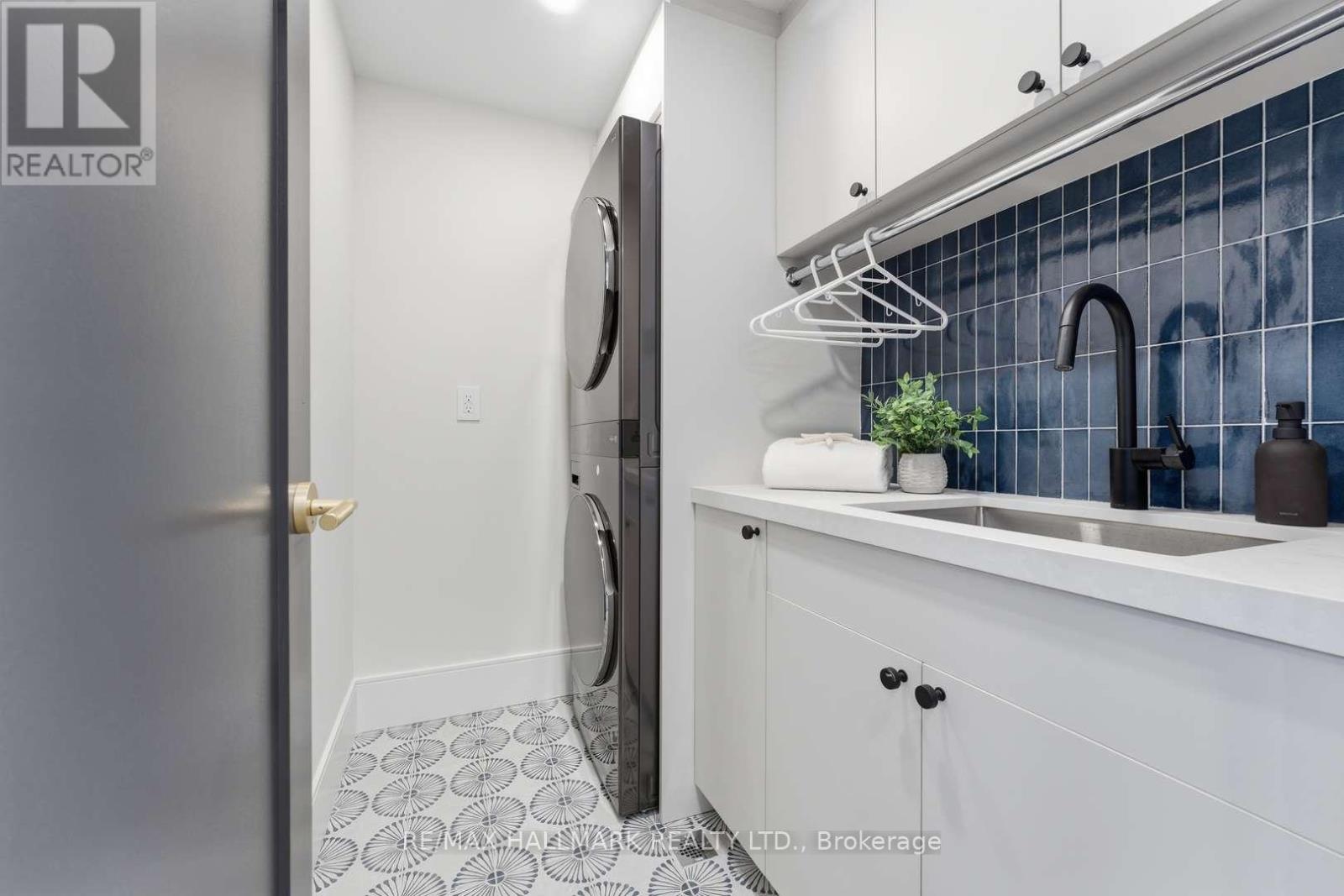 73a Garden Avenue, Toronto, Ontario  M6R 1H8 - Photo 24 - W12904160