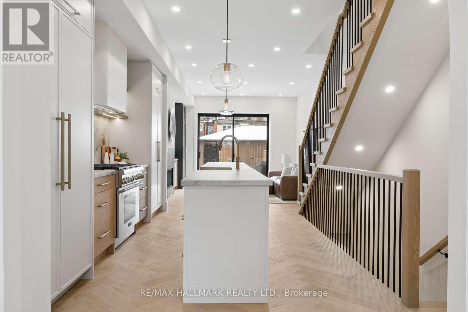 73a Garden Avenue, Toronto, Ontario  M6R 1H8 - Photo 4 - W12904160