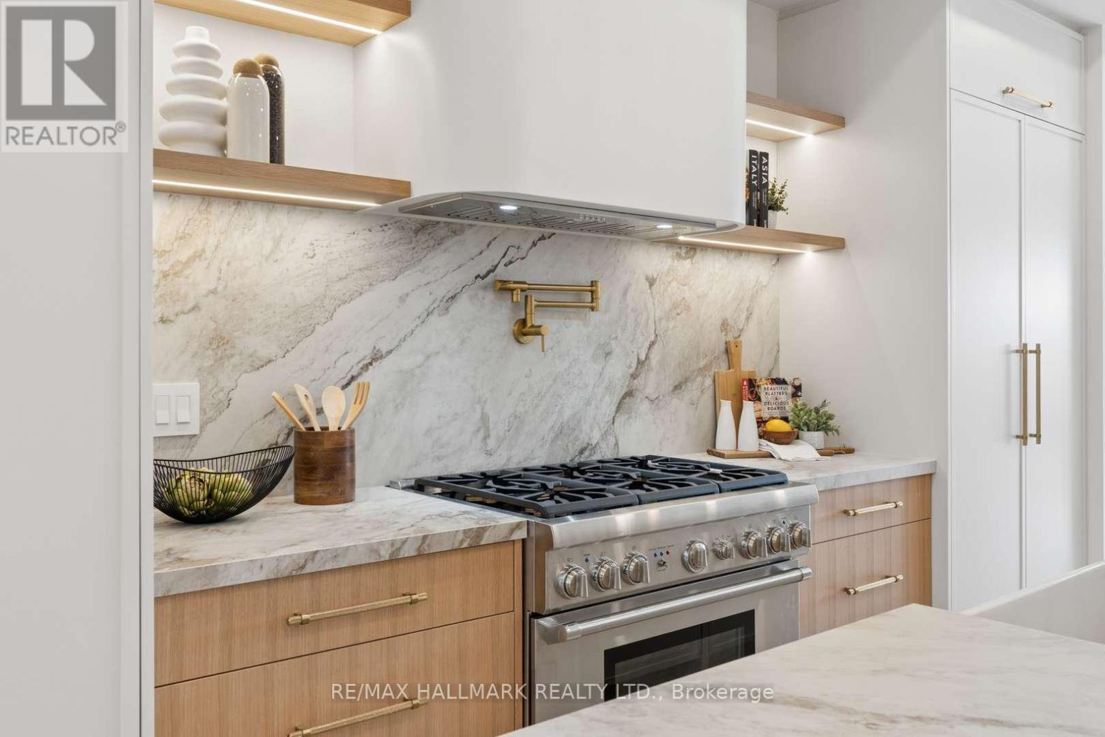 73a Garden Avenue, Toronto, Ontario  M6R 1H8 - Photo 7 - W12904160