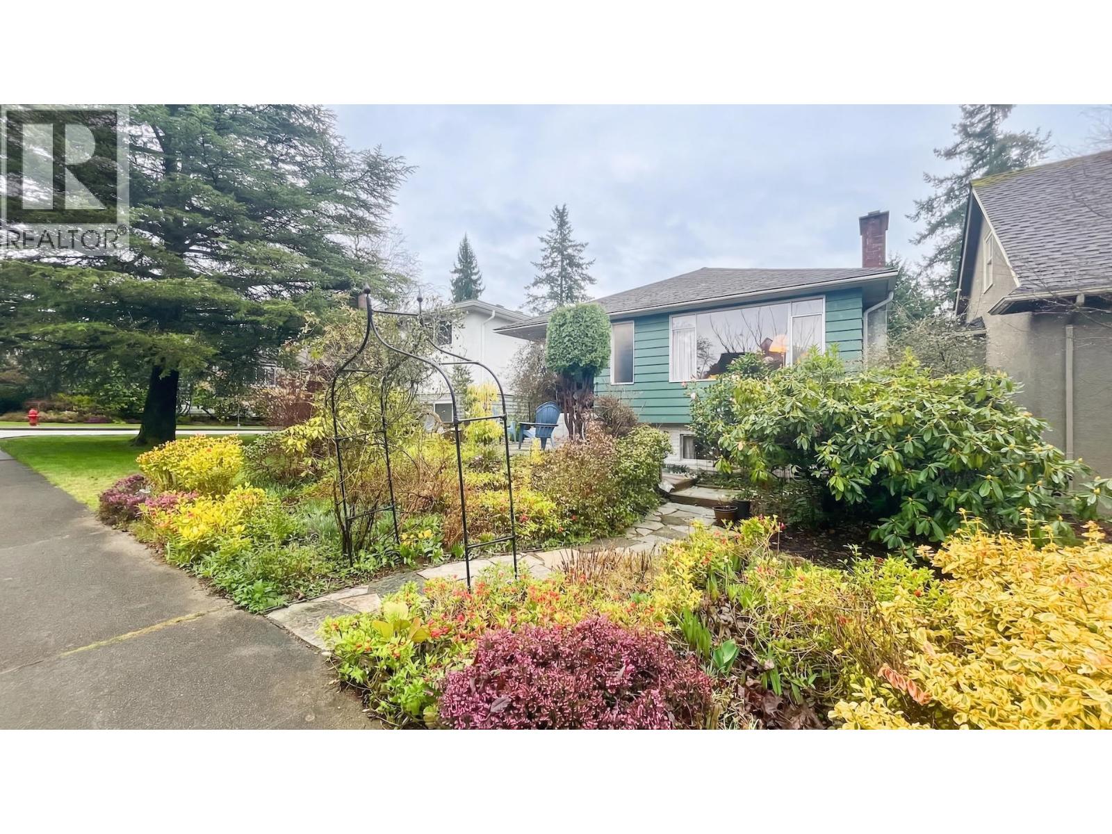 2810 W 31st Avenue, Vancouver, British Columbia V6L 2A2 - Photo 1 - R3101489