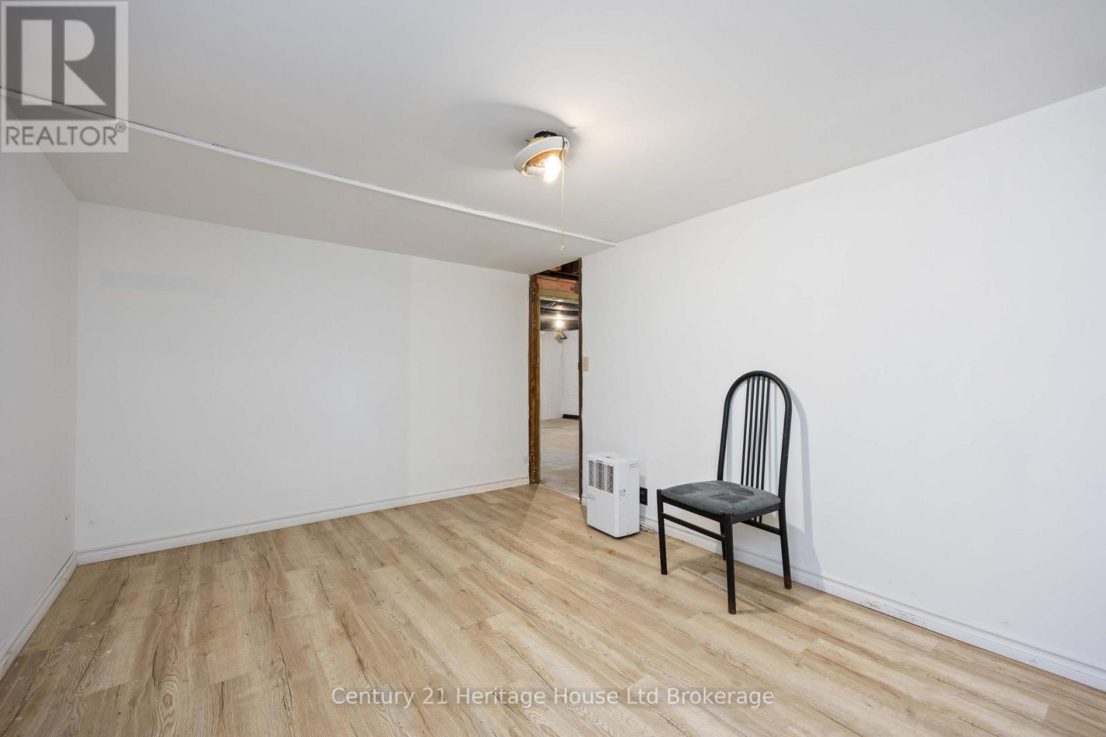 115 Sutton Street, Sarnia, Ontario  N7T 3S4 - Photo 17 - X12904132