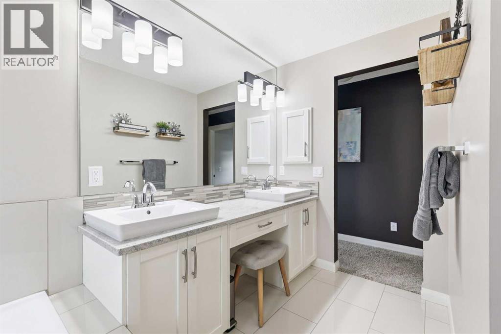 113 Kinniburgh Way, Chestermere, Alberta  T1X 0R8 - Photo 30 - A2294516