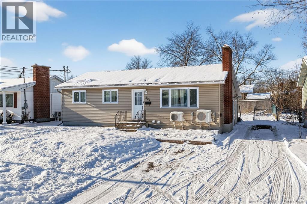 204-206 Sumner, Moncton, New Brunswick  E1C 8A7 - Photo 1 - NB135506