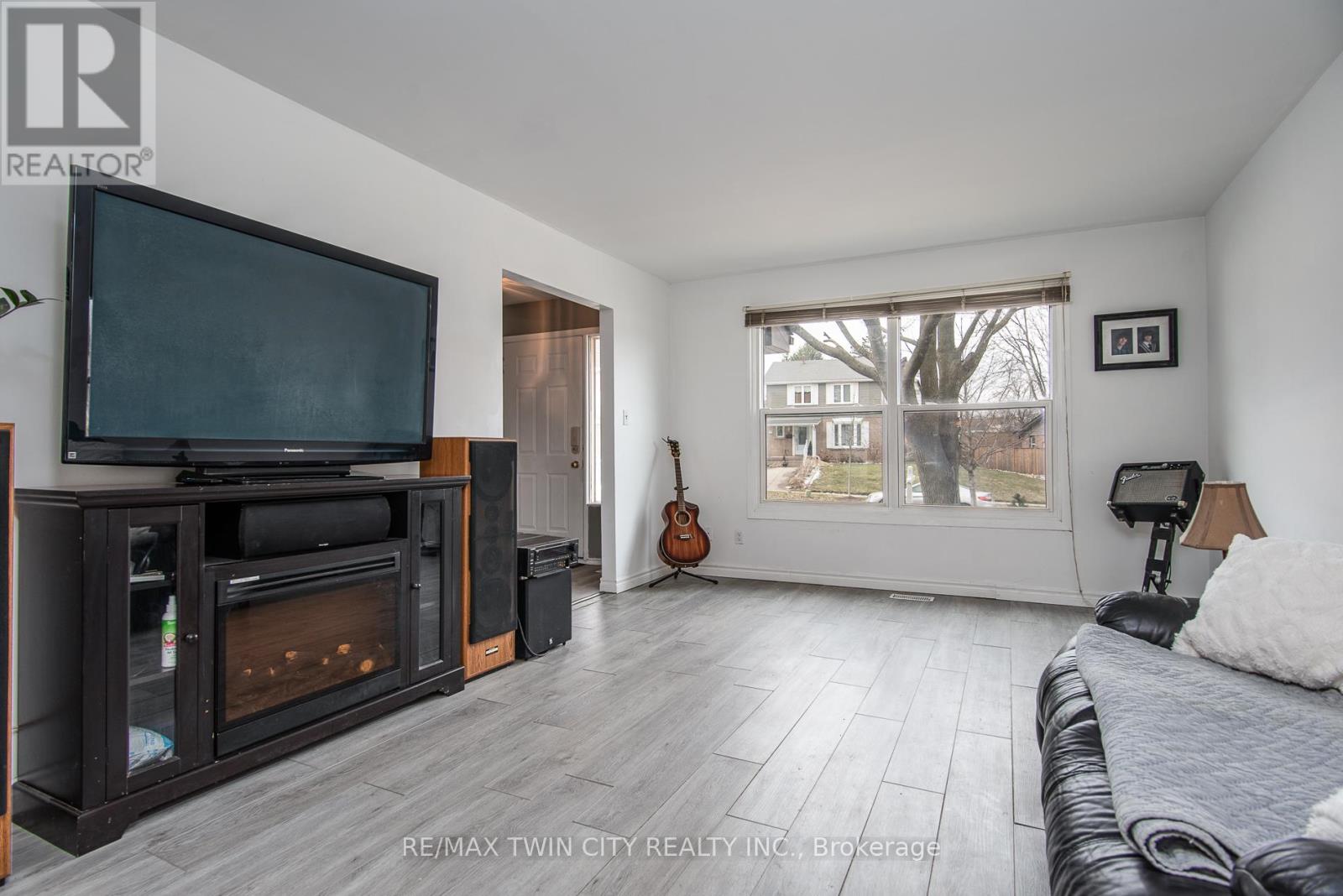 135 Vintage Crescent, Kitchener, Ontario N2P 1L1 - Photo 14 - X12904068